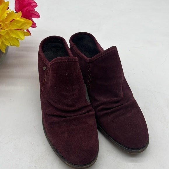 Bearpaw Wine Colored heeled suede slip on mule Size 10 CM4702E - Picture 1 of 9